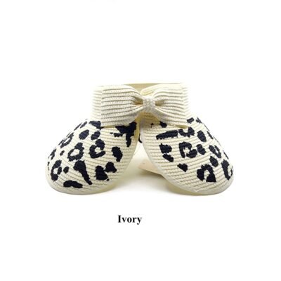 Ivory color straw hat